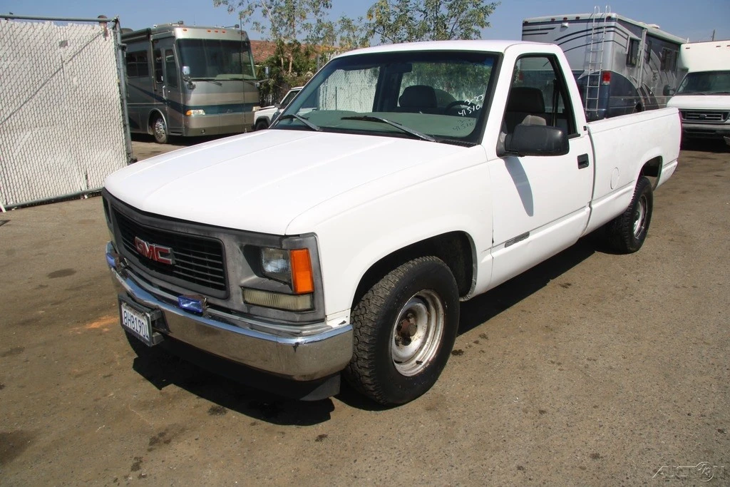 1998 GMC Sierra 1st Gen - Image 2 of 21