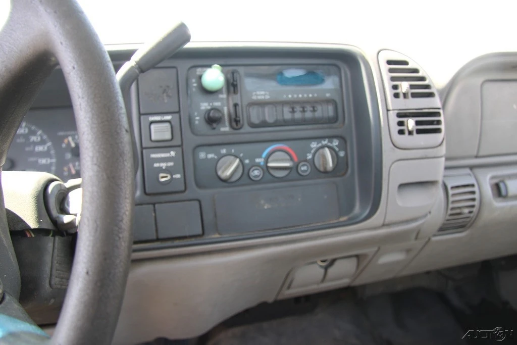 1998 GMC Sierra 1st Gen - Image 18 of 21