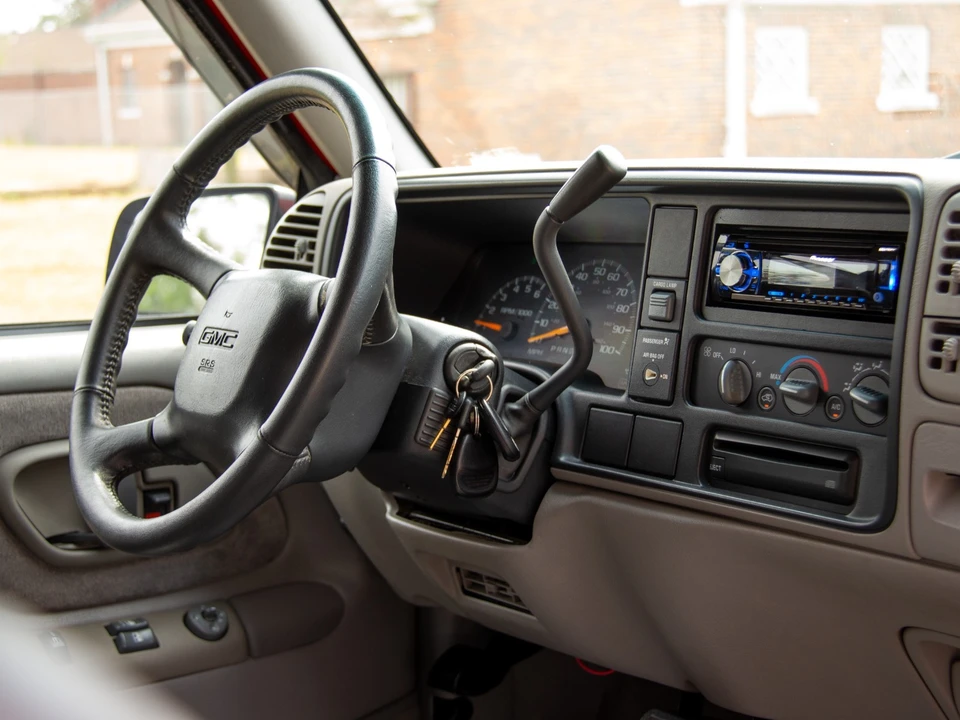 1998 GMC Sierra 1st Gen - Image 16 of 18