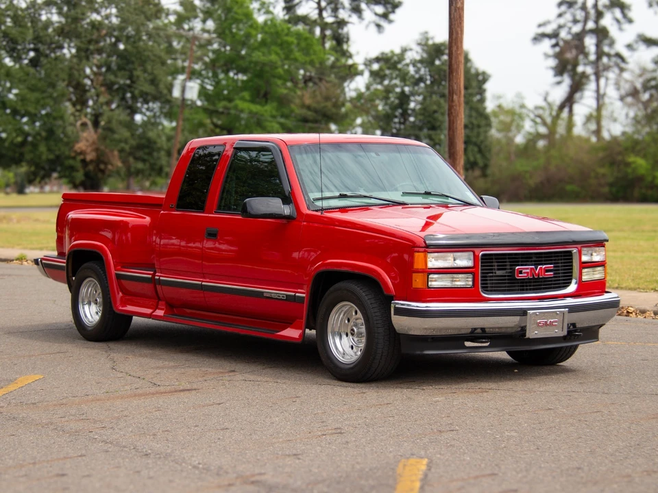 1998 GMC Sierra 1st Gen - Image 2 of 18