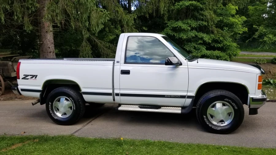 1998 GMC Sierra 1st Gen - Image 2 of 12