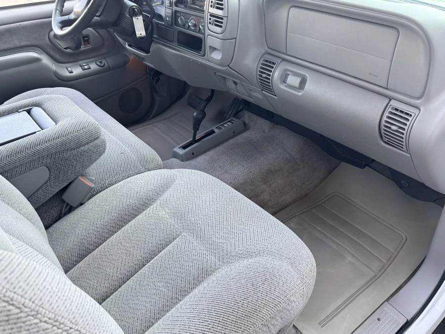 1998 GMC Sierra 1st Gen - Image 9 of 12