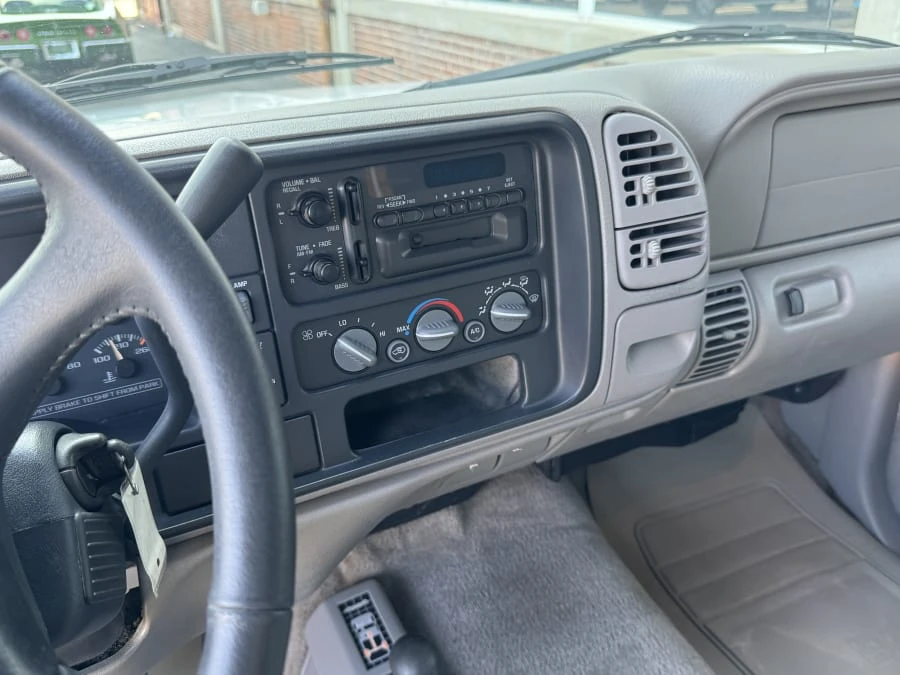 1998 GMC Sierra 1st Gen - Image 8 of 12
