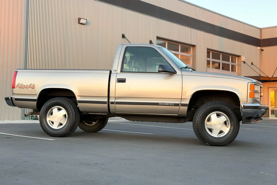 1998 GMC Sierra 1st Gen - Image 3 of 31
