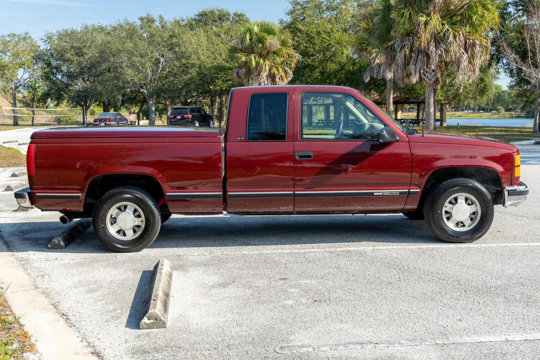 1998 GMC Sierra 2nd Gen - Image 3 of 31