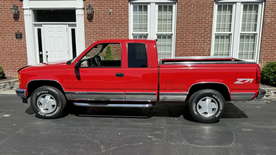 1998 GMC Sierra 1st Gen - Image 2 of 9
