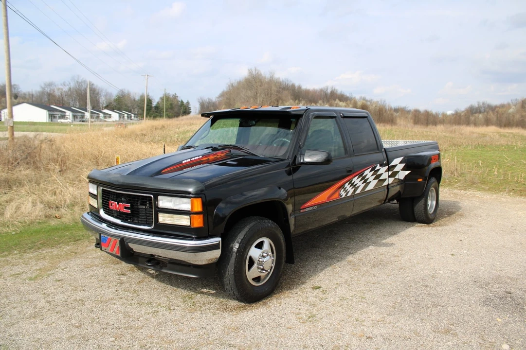 1998 GMC Sierra 1st Gen - Image 2 of 20