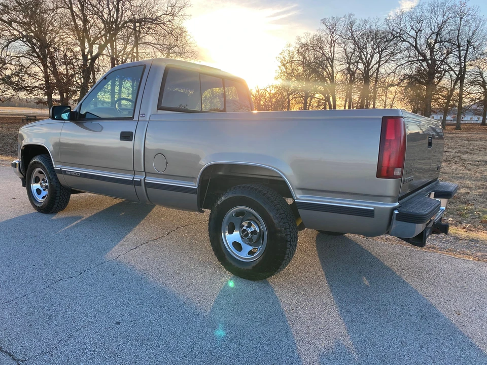 1998 GMC Sierra 1st Gen - Image 18 of 31