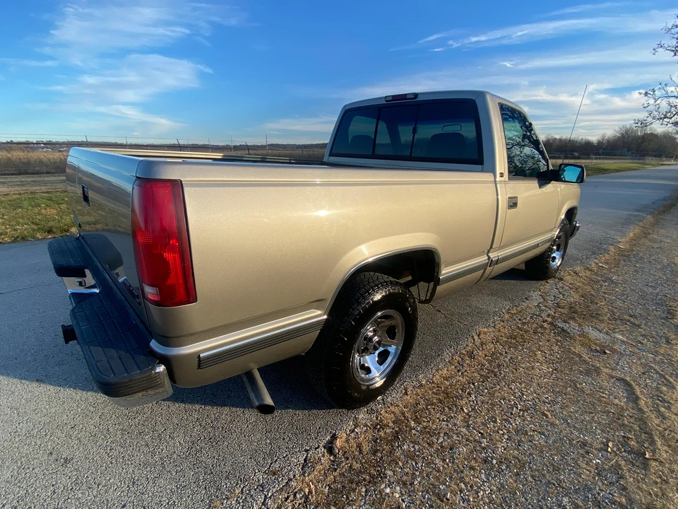 1998 GMC Sierra 1st Gen - Image 29 of 31
