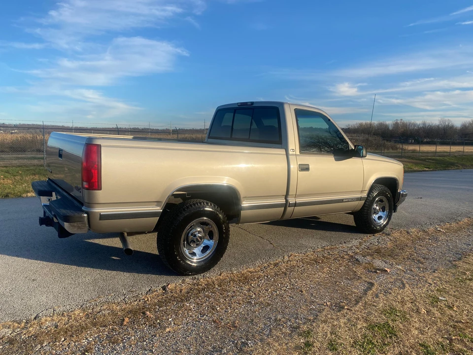 1998 GMC Sierra 1st Gen - Image 30 of 31