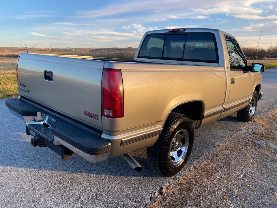1998 GMC Sierra 1st Gen - Image 28 of 31