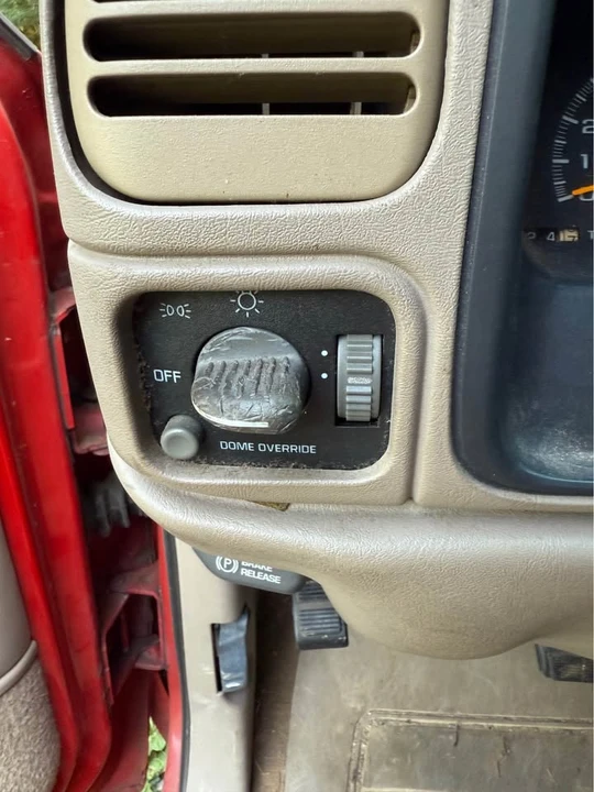 1998 GMC Sierra 1st Gen - Image 16 of 19