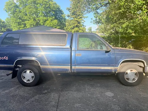 1998 GMC Sierra (Classic) 1500 Regular Cab SL Pickup 2D 6 1/2 ft