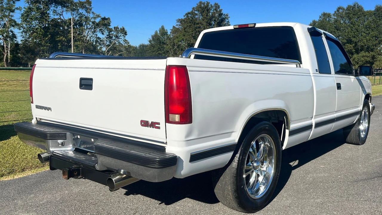 1998 GMC Sierra 1st Gen - Image 3 of 15