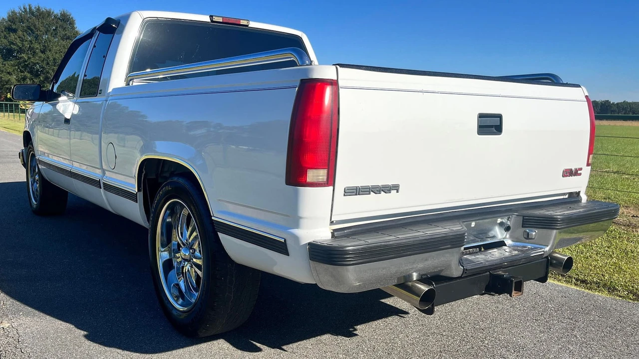 1998 GMC Sierra 1st Gen - Image 12 of 15