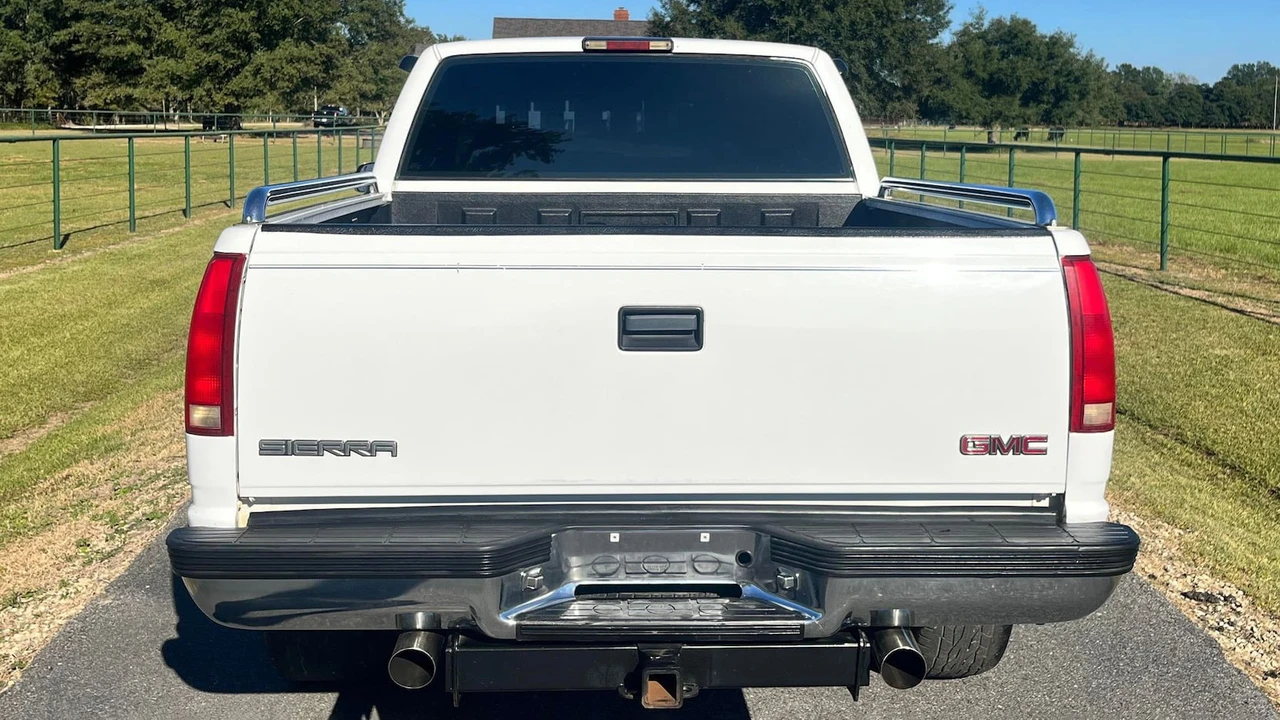 1998 GMC Sierra 1st Gen - Image 14 of 15