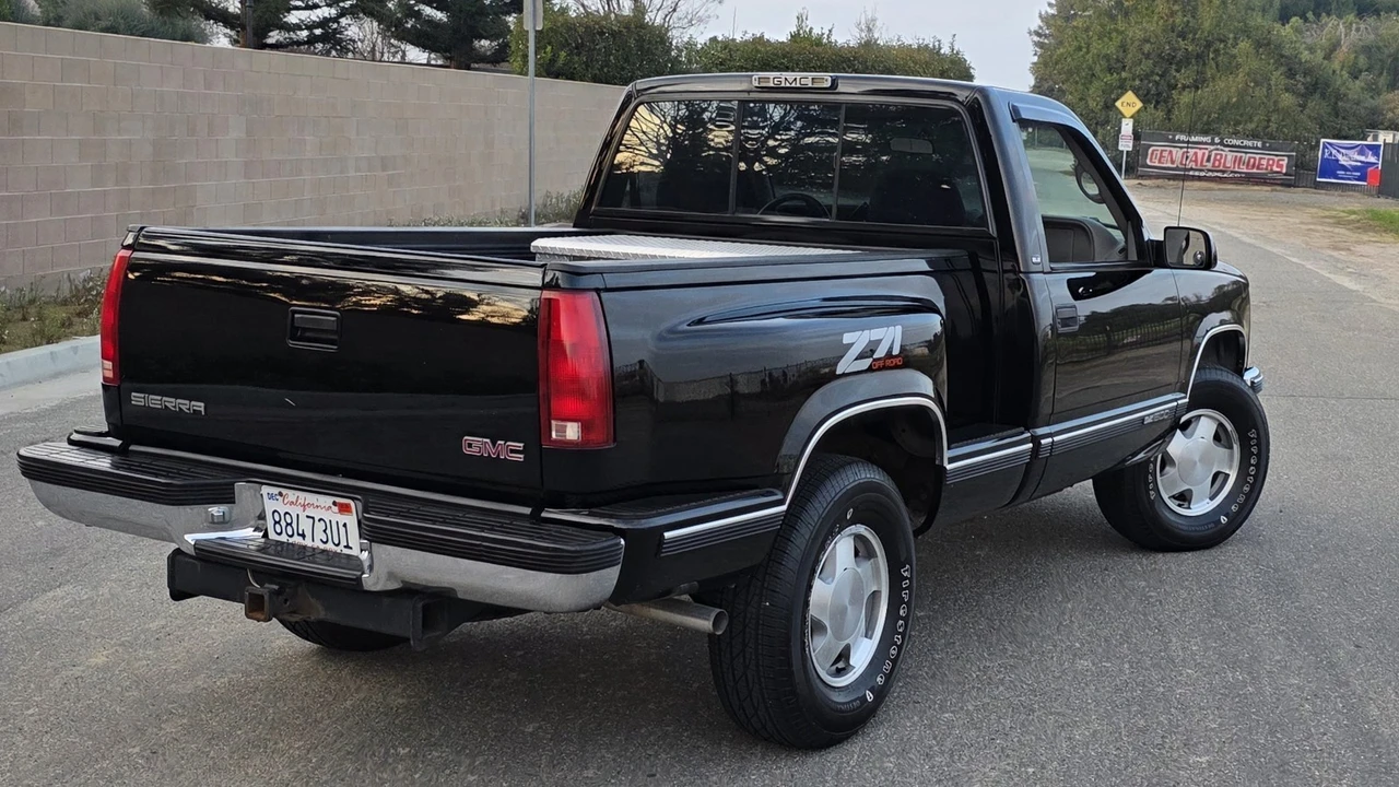 1998 GMC Sierra 1st Gen - Image 3 of 17