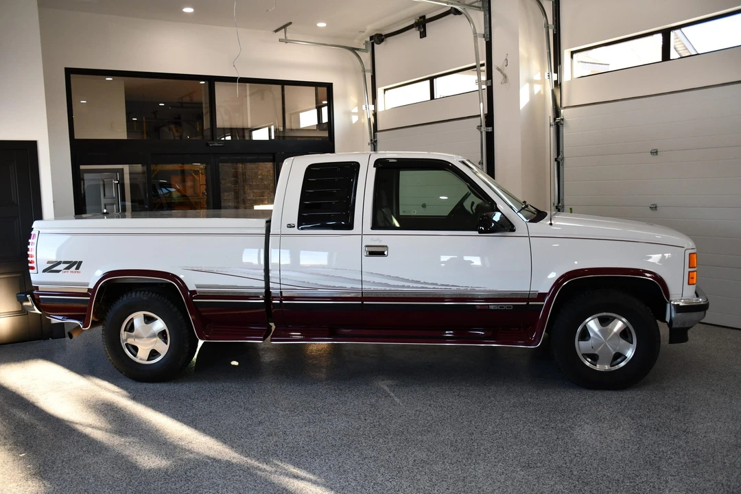 1998 GMC Sierra 1st Gen - Image 11 of 31
