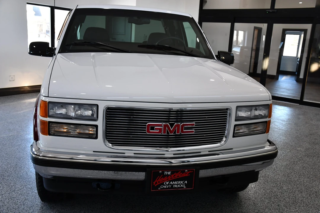 1998 GMC Sierra 1st Gen - Image 2 of 31