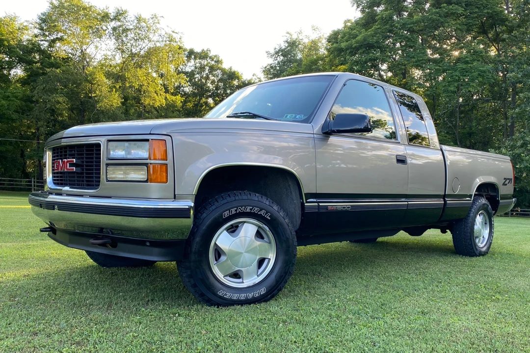 1998 GMC Sierra 1st Gen - Image 2 of 31