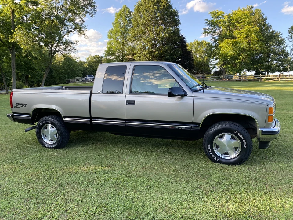 1998 GMC Sierra 1st Gen - Image 11 of 31