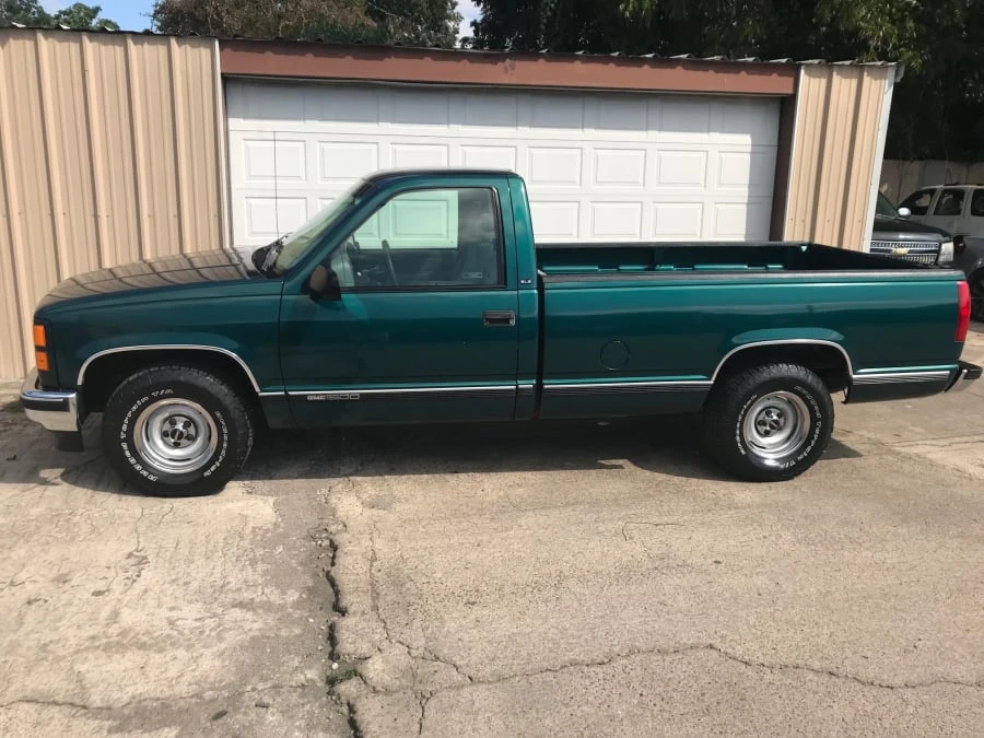 1998 GMC Sierra 1st Gen - Image 2 of 9