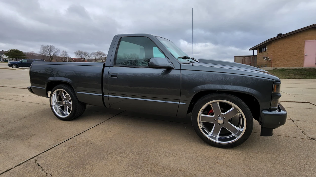 1998 GMC Sierra 1st Gen - Image 9 of 10