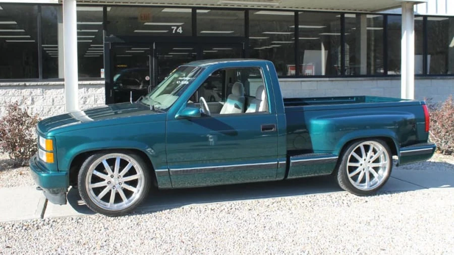 1998 GMC Sierra 1st Gen - Image 2 of 13