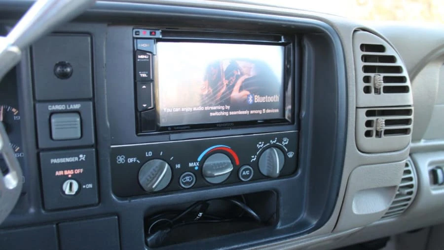 1998 GMC Sierra 1st Gen - Image 5 of 13