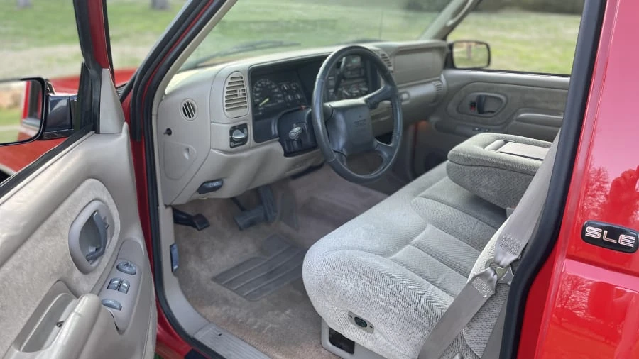 1998 GMC Sierra 1st Gen - Image 2 of 4