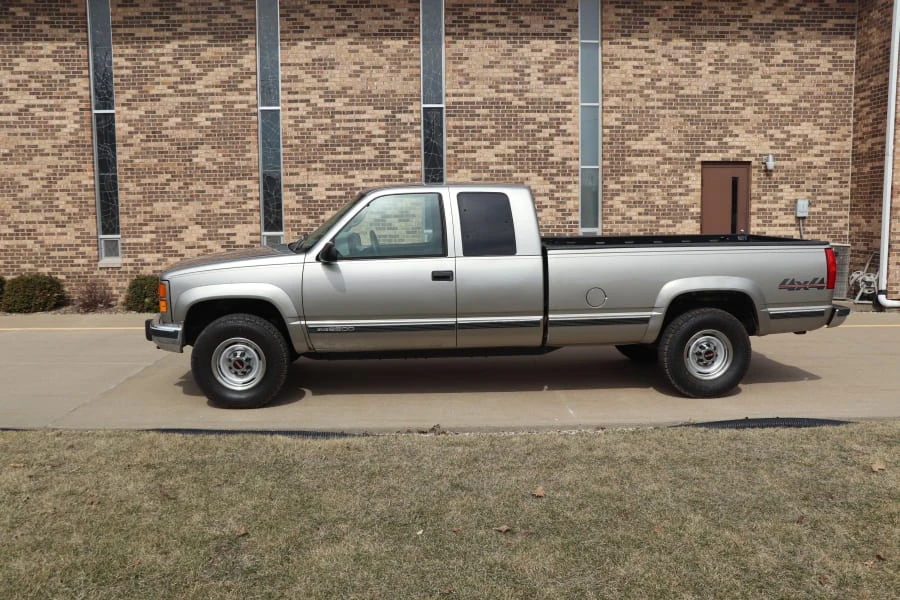 1998 GMC Sierra 1st Gen - Image 2 of 10