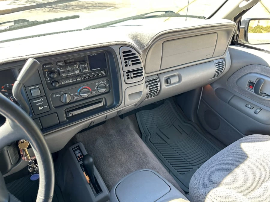 1998 GMC Sierra 1st Gen - Image 8 of 15