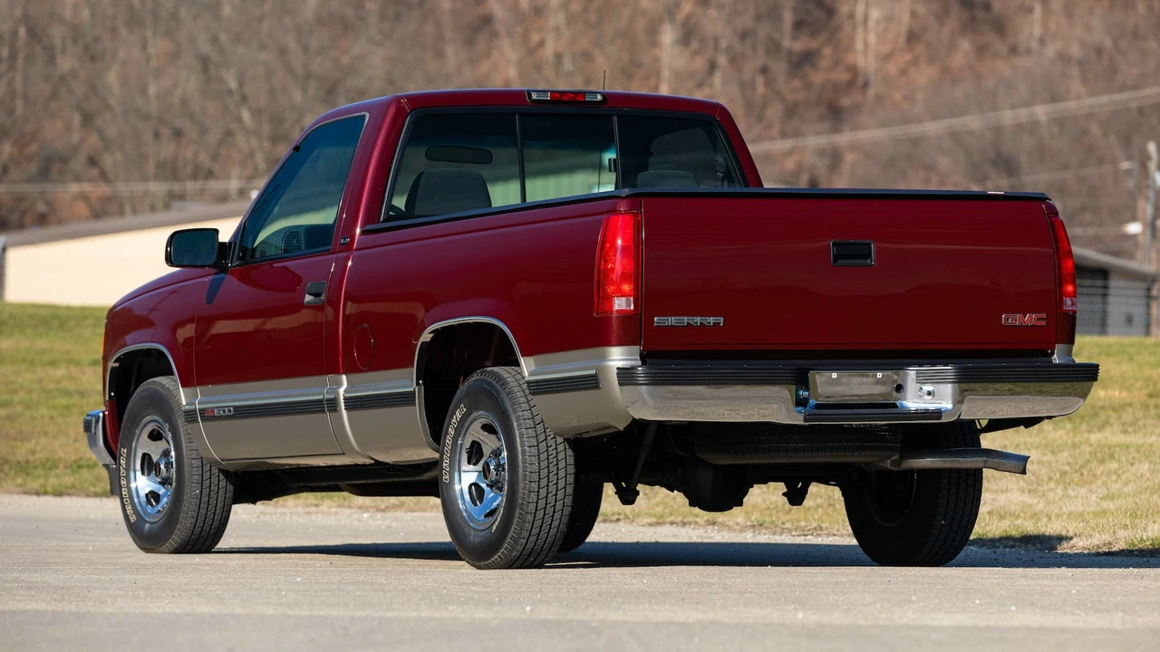 1998 GMC Sierra 1st Gen - Image 13 of 23