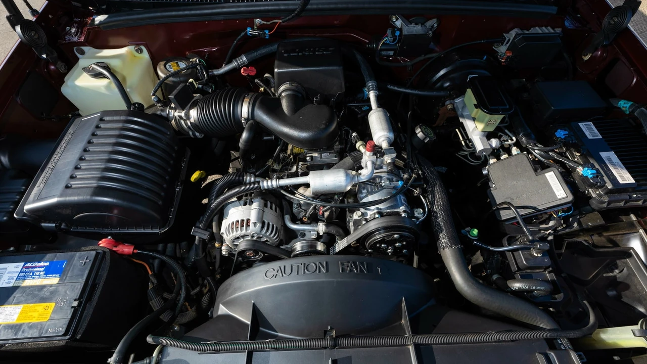 1998 GMC Sierra 1st Gen - Image 17 of 23