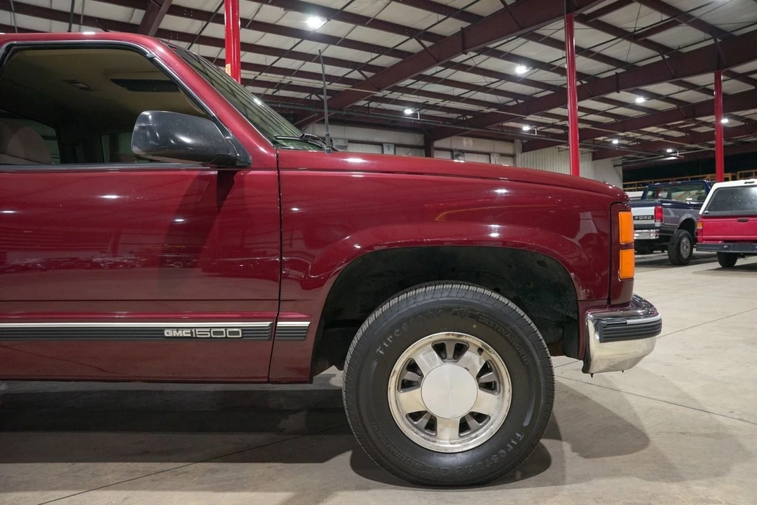 1998 GMC Sierra 1st Gen - Image 11 of 21