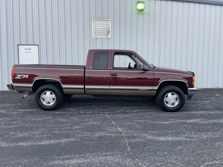 1998 GMC Sierra 1st Gen - Image 2 of 9