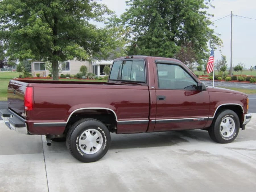 1998 GMC Sierra 1st Gen - Image 2 of 12