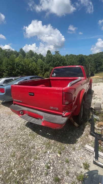 1998 GMC S-15/Sonoma - Image 5 of 9