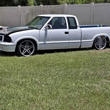 1998 GMC Sonoma Club Cab Pickup