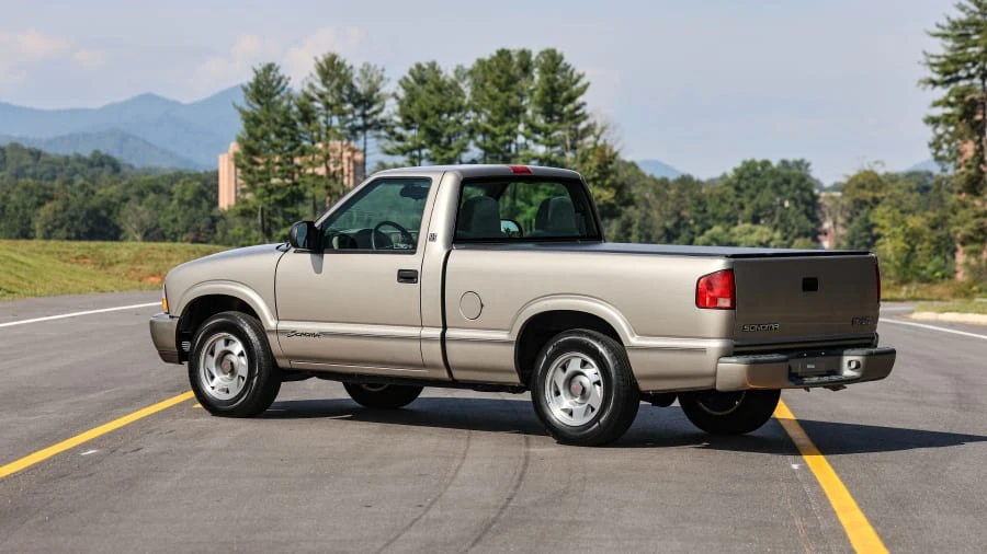 1998 GMC S-15/Sonoma - Image 2 of 31
