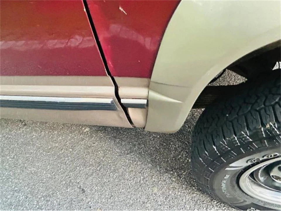1998 GMC Suburban 8th Gen - Image 14 of 18