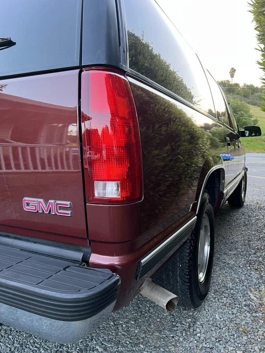 1998 GMC Suburban 8th Gen - Image 27 of 31