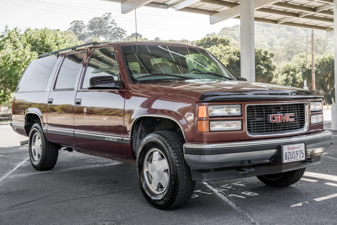 1998 GMC Suburban 8th Gen - Image 12 of 31
