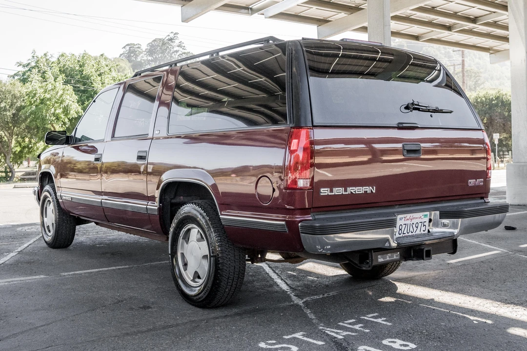 1998 GMC Suburban 8th Gen - Image 9 of 31