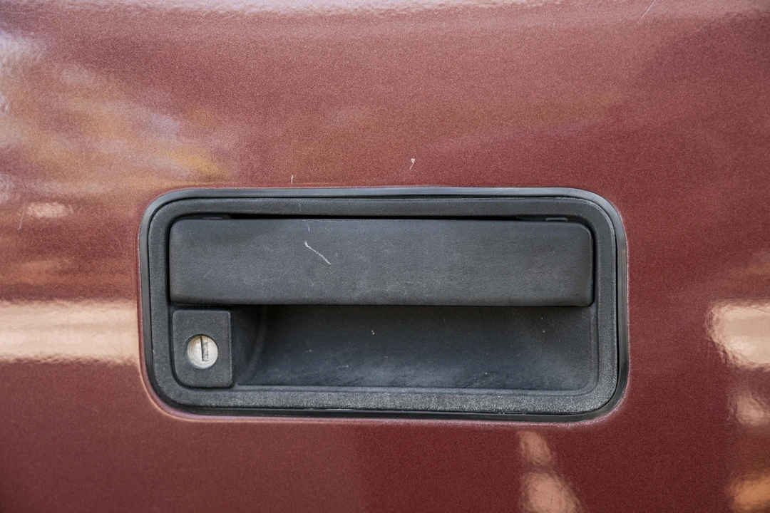 1998 GMC Suburban 8th Gen - Image 30 of 31