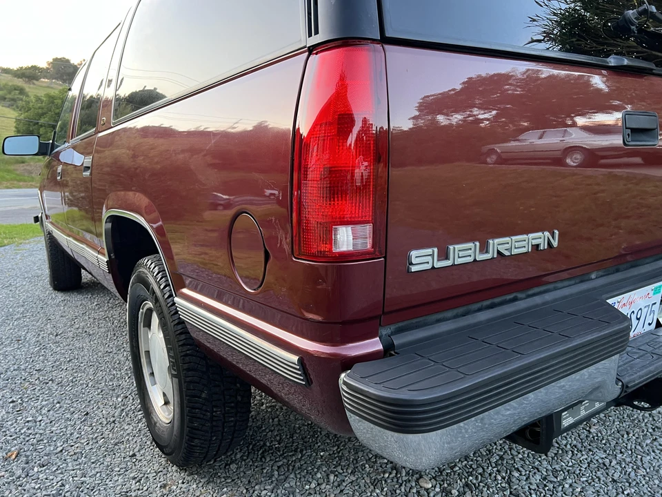 1998 GMC Suburban 8th Gen - Image 17 of 31