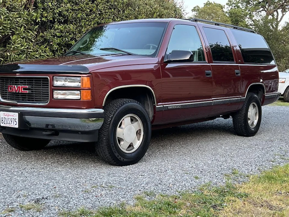 1998 GMC Suburban 8th Gen - Image 6 of 31