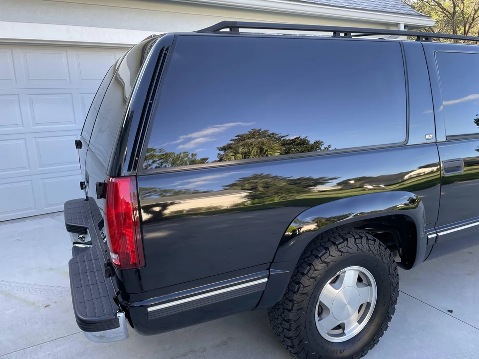 1998 GMC Suburban 8th Gen - Image 28 of 31