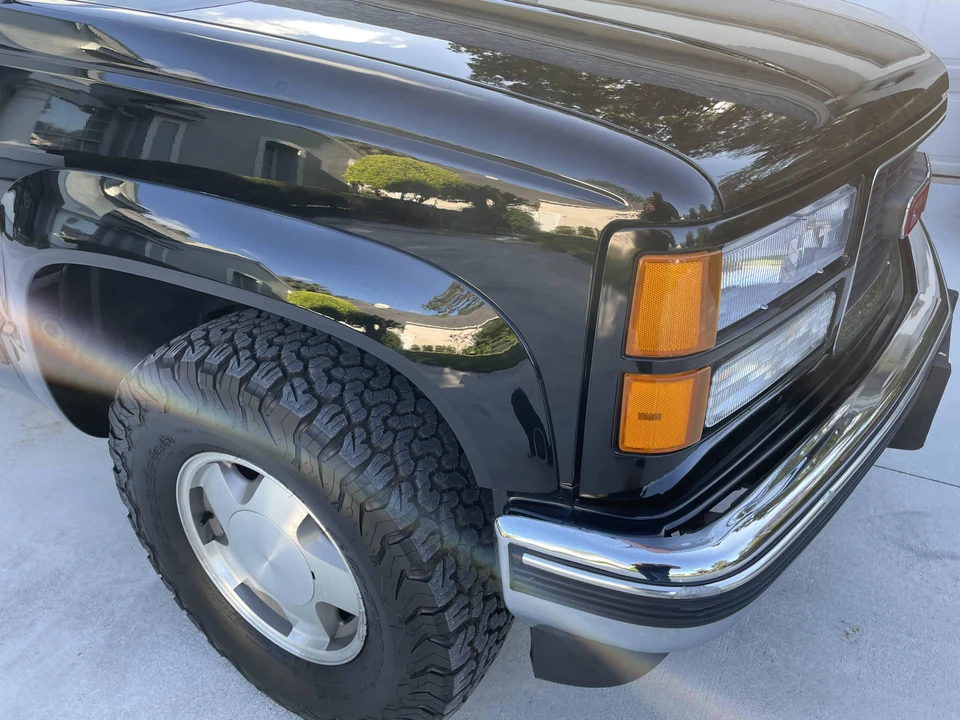1998 GMC Suburban 8th Gen - Image 16 of 31