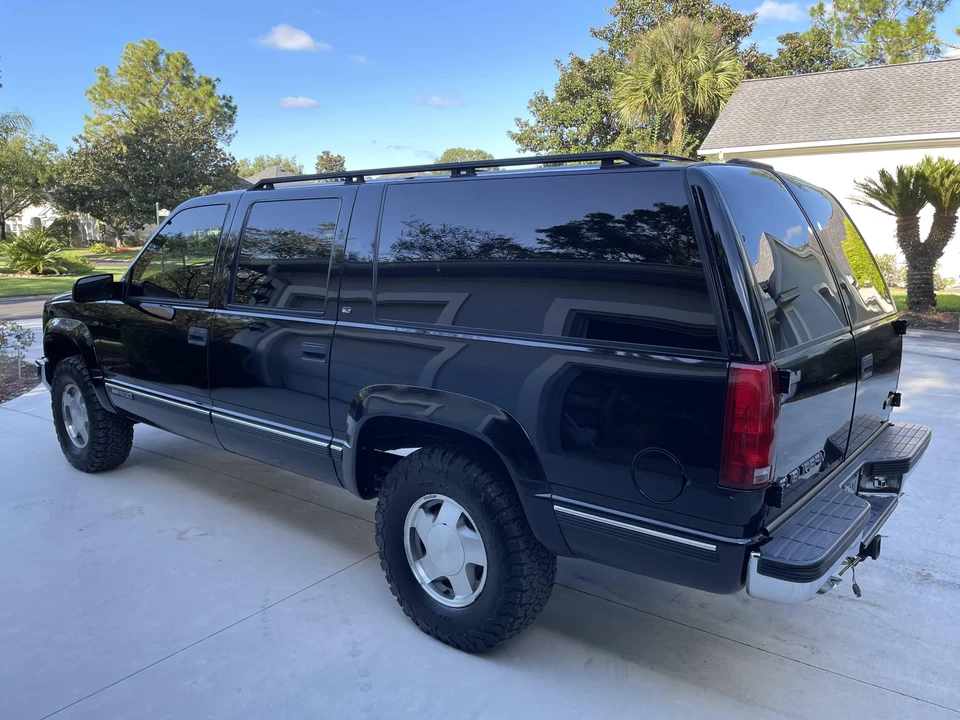 1998 GMC Suburban 8th Gen - Image 7 of 31